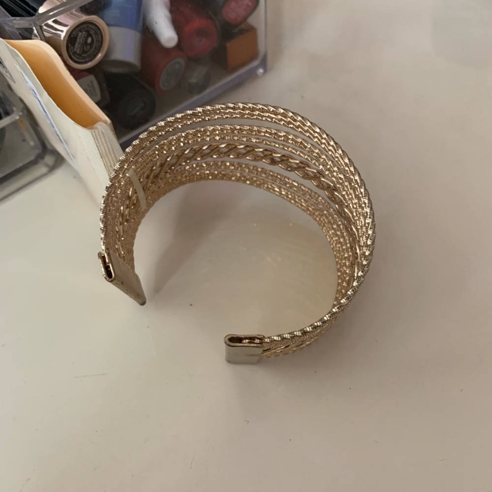 Gold Cuff - Picture 2 of 4